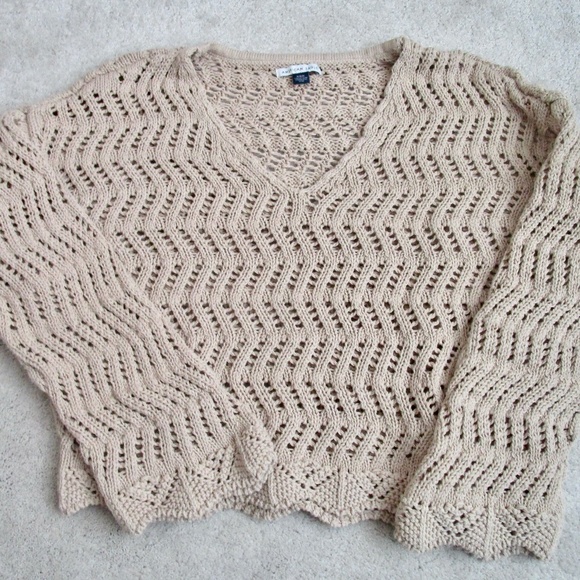 AMERICAN EAGLE Womens Long Sleeve V Neck Sweater Tan Size M - Picture 1 of 3